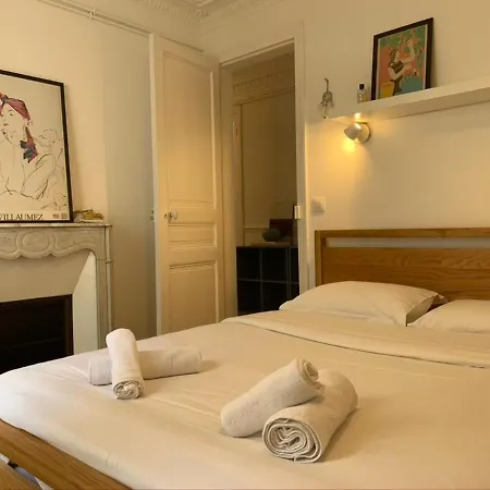 Cool And Cosy Flat At St Germain Des Pres Paris