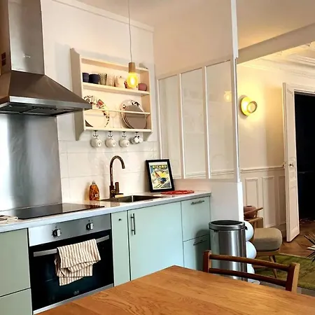 Cool And Cosy Flat At St Germain Des Pres Paris